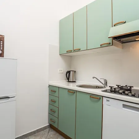 In Obrs Mit Kleiner Terrasse Und Meerblick * Mošćenička Draga