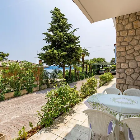 In Obrs Mit Kleiner Terrasse Und Meerblick アパート Mošćenička Draga