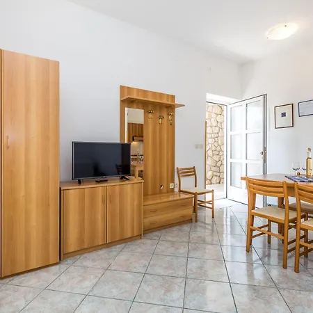 In Obrs Mit Kleiner Terrasse Und Meerblick Mošćenička Draga